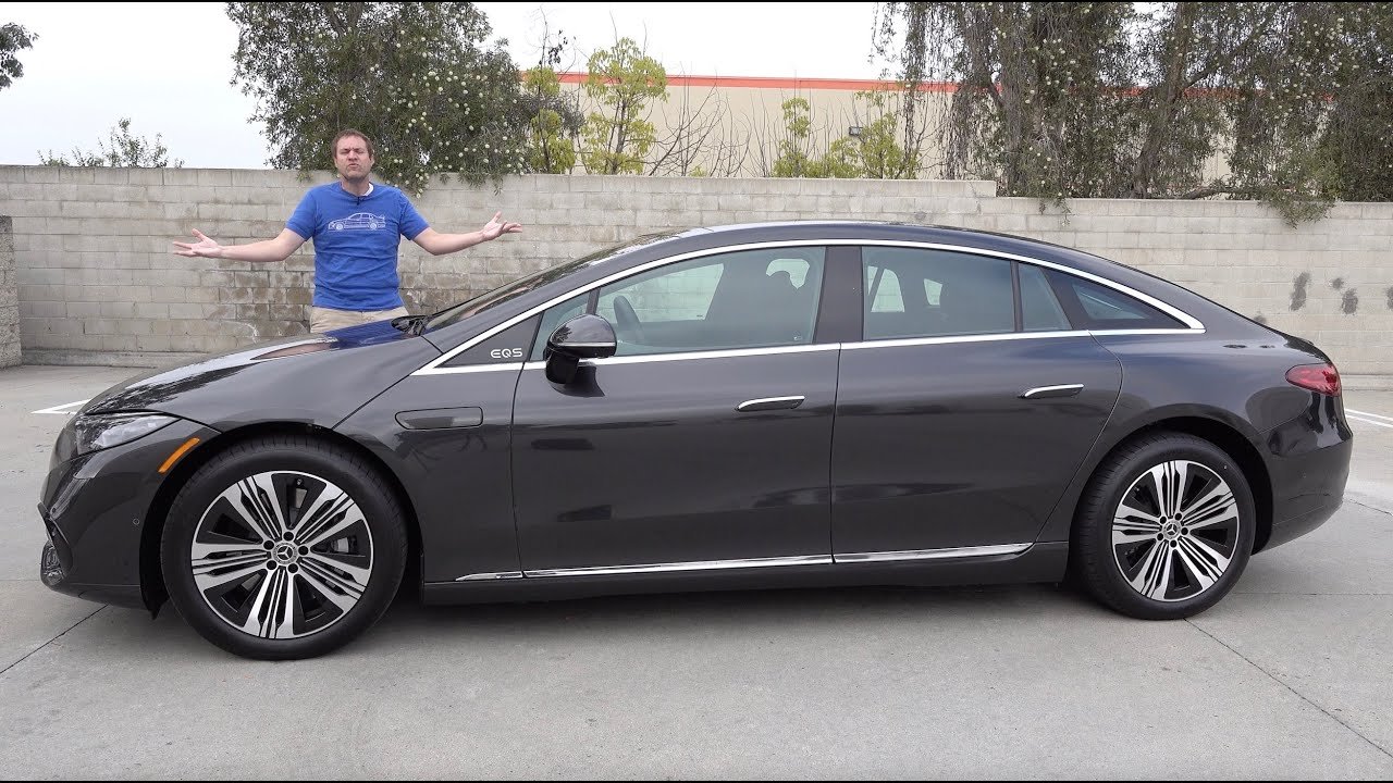 The 2022 Mercedes-Benz EQS Is the Ultimate Luxury Electric Car