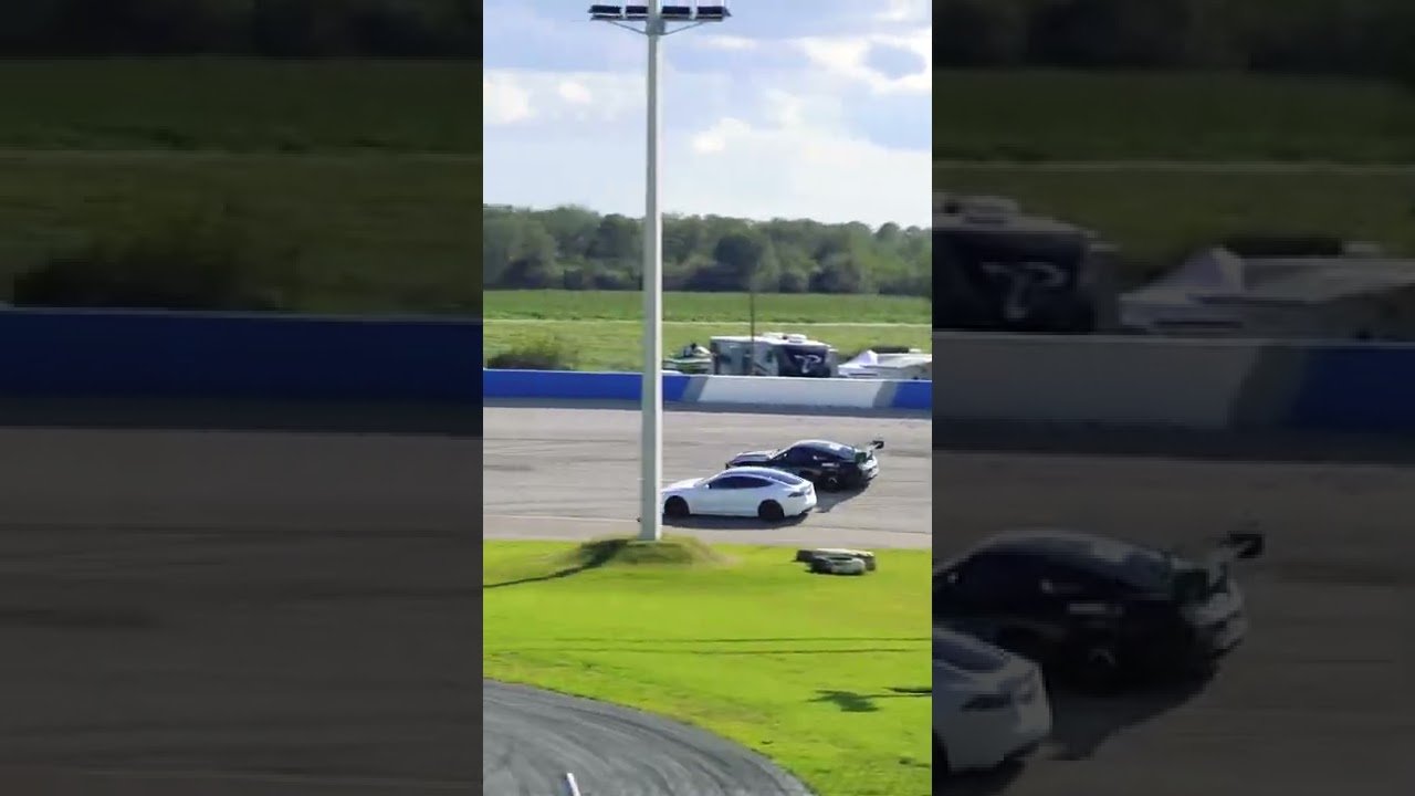 MUSTANG GT350 VS TESLA P90D SPECTATOR DRAGS AT FREEDOM FACTORY!!!! @THEDriverMod_