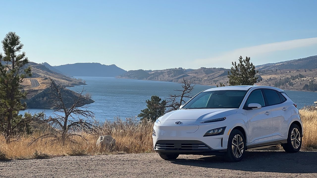 I Drive The Facelifted 2022 Hyundai Kona EV For The First Time!
